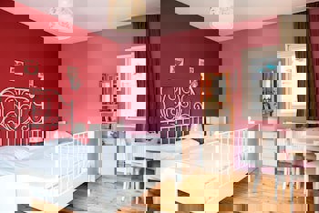 Cheers Midtown Hostel