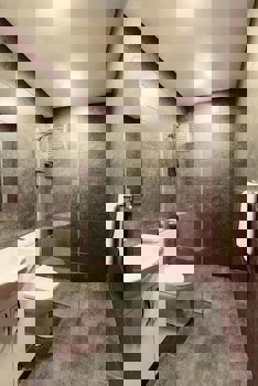 Cheers Midtown Hostel