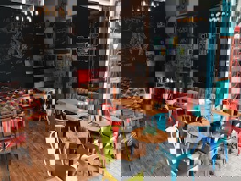 Cheers Midtown Hostel