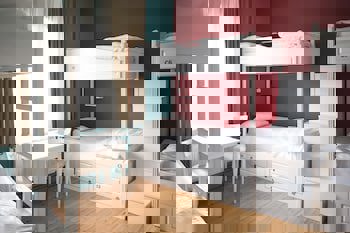 Cheers Midtown Hostel