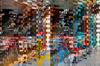 Cheers Midtown Hostel