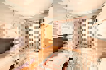 Cheers Midtown Hostel