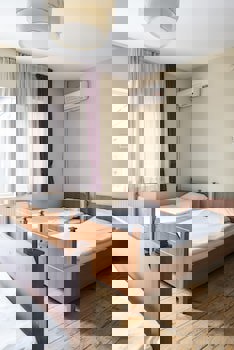 Cheers Midtown Hostel