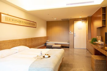 Luminous Hot Spring & Resort