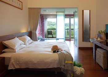 Luminous Hot Spring & Resort