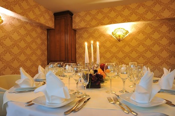 Crystal Palace Hotel