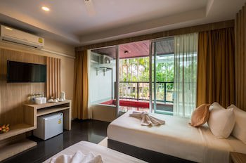 Lanta Sand Resort & Spa