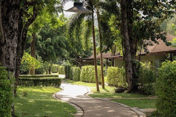 Lanta Sand Resort & Spa