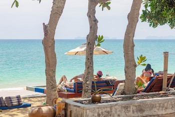 Lanta Sand Resort & Spa