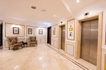 The Luxe Avenue Hotel fotoğrafı