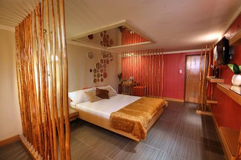 Victoria Court Suites - Pasig