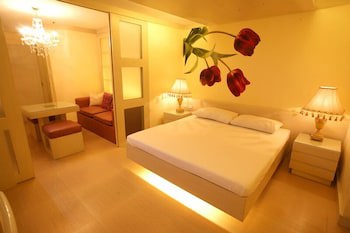 Victoria Court Suites - Pasig