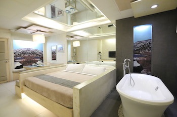 Victoria Court Suites - Pasig