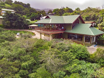 Ficus Sunset Suites