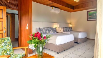 Ficus Sunset Suites