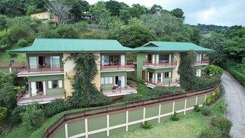 Ficus Sunset Suites