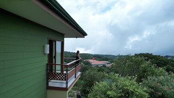 Ficus Sunset Suites