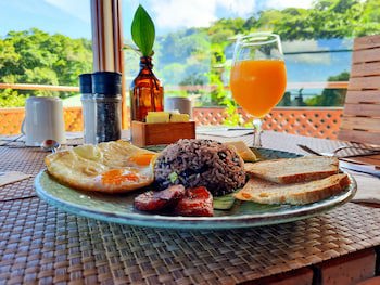 Ficus Sunset Suites