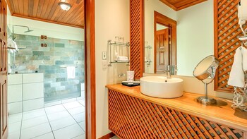 Ficus Sunset Suites