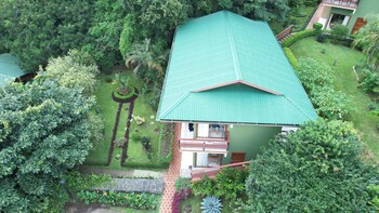 Ficus Sunset Suites