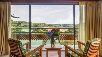 Ficus Sunset Suites