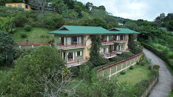 Ficus Sunset Suites