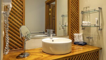 Ficus Sunset Suites
