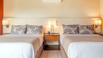 Ficus Sunset Suites