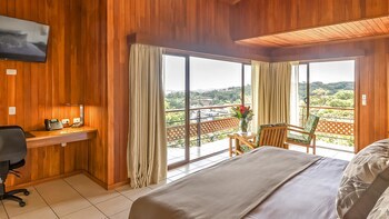 Ficus Sunset Suites