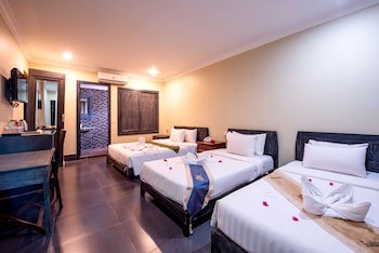 Central Night Hotel