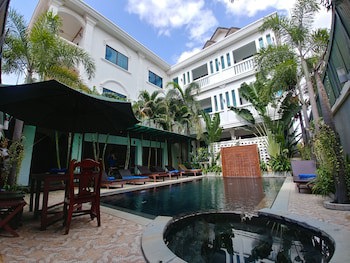 Central Night Hotel