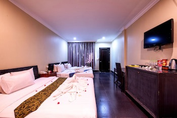 Central Night Hotel