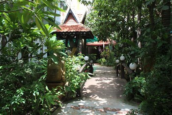 Central Night Hotel