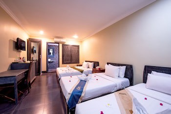 Central Night Hotel