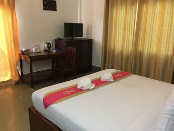 Central Night Hotel