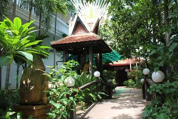 Central Night Hotel