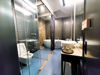 Mana Hotel