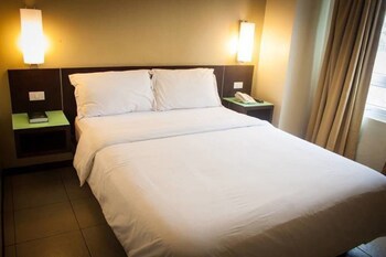 Circle Inn - Iloilo City Center
