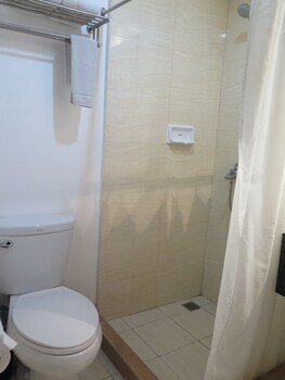 Circle Inn - Iloilo City Center