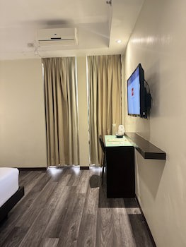 Circle Inn - Iloilo City Center
