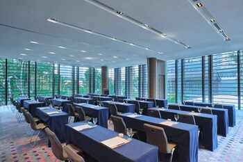Aloft Singapore Novena