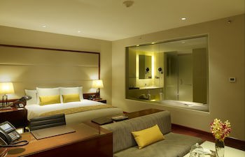 Crowne Plaza Kochi, An Ihg Hotel