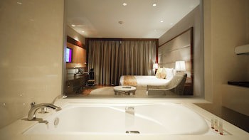 Crowne Plaza Kochi, An Ihg Hotel