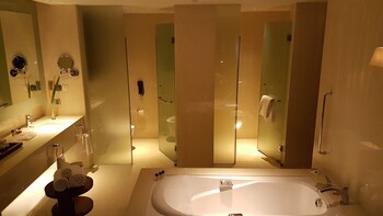 Crowne Plaza Kochi, An Ihg Hotel