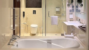 Crowne Plaza Kochi, An Ihg Hotel