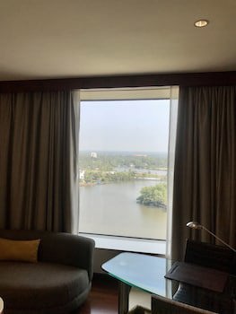 Crowne Plaza Kochi, An Ihg Hotel