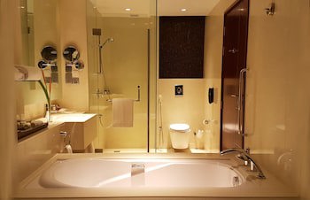 Crowne Plaza Kochi, An Ihg Hotel