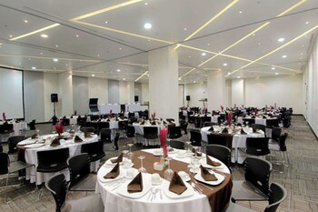 Ramada Encore By Wyndham Guadalajara Sur