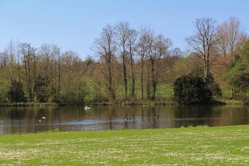Donnington Grove Country Club