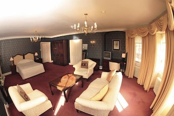 Donnington Grove Country Club